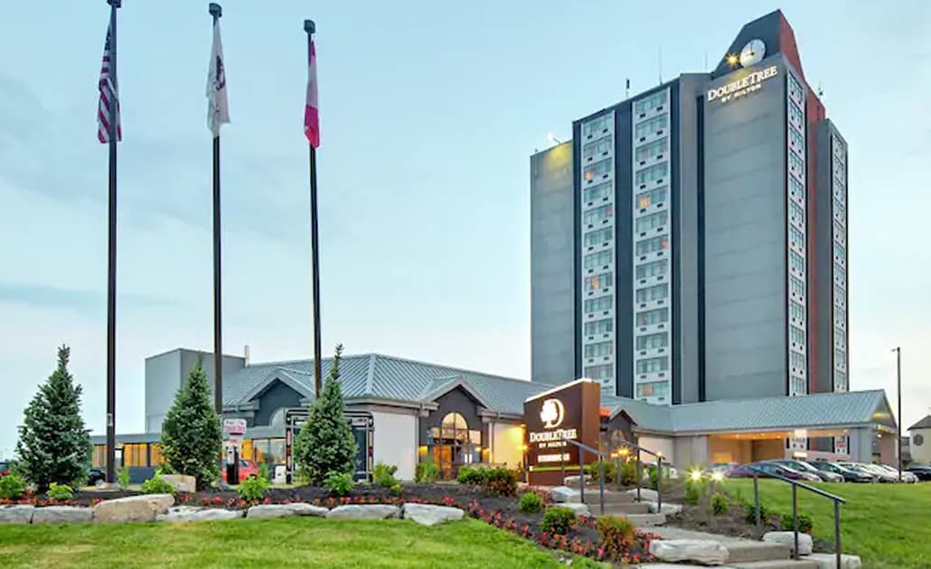 Niagara Falls Tours From DoubleTree by Hilton Toronto Airport