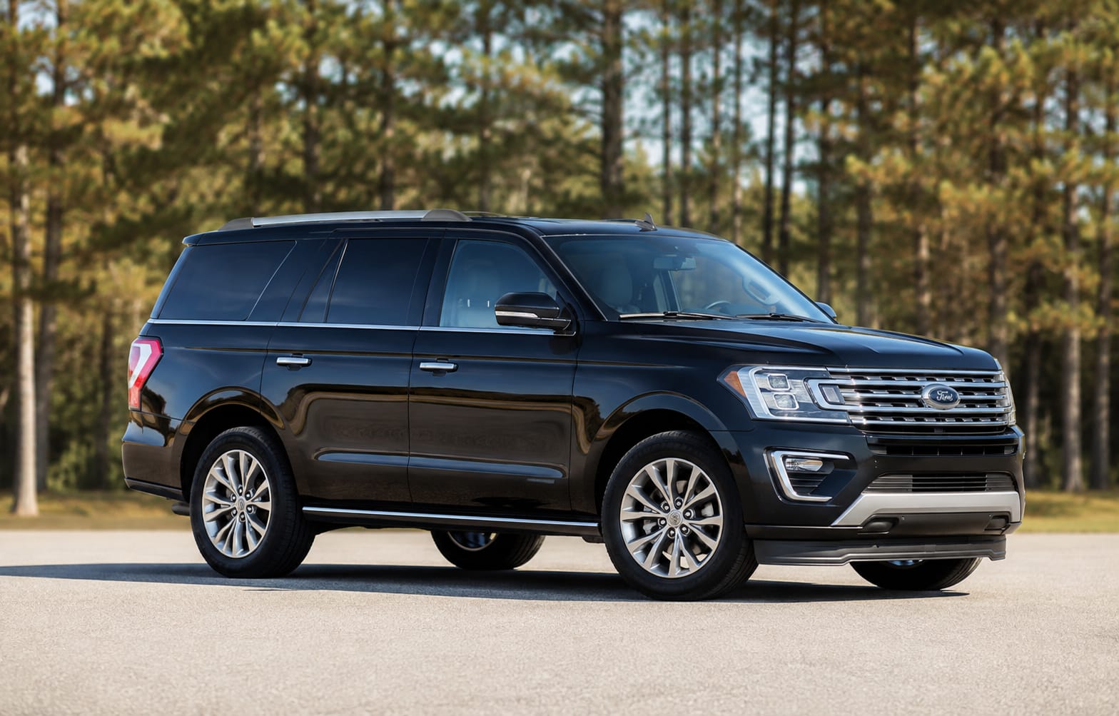 Niagara Falls Private Tours 25 Black private SUV for Niagara Falls tours