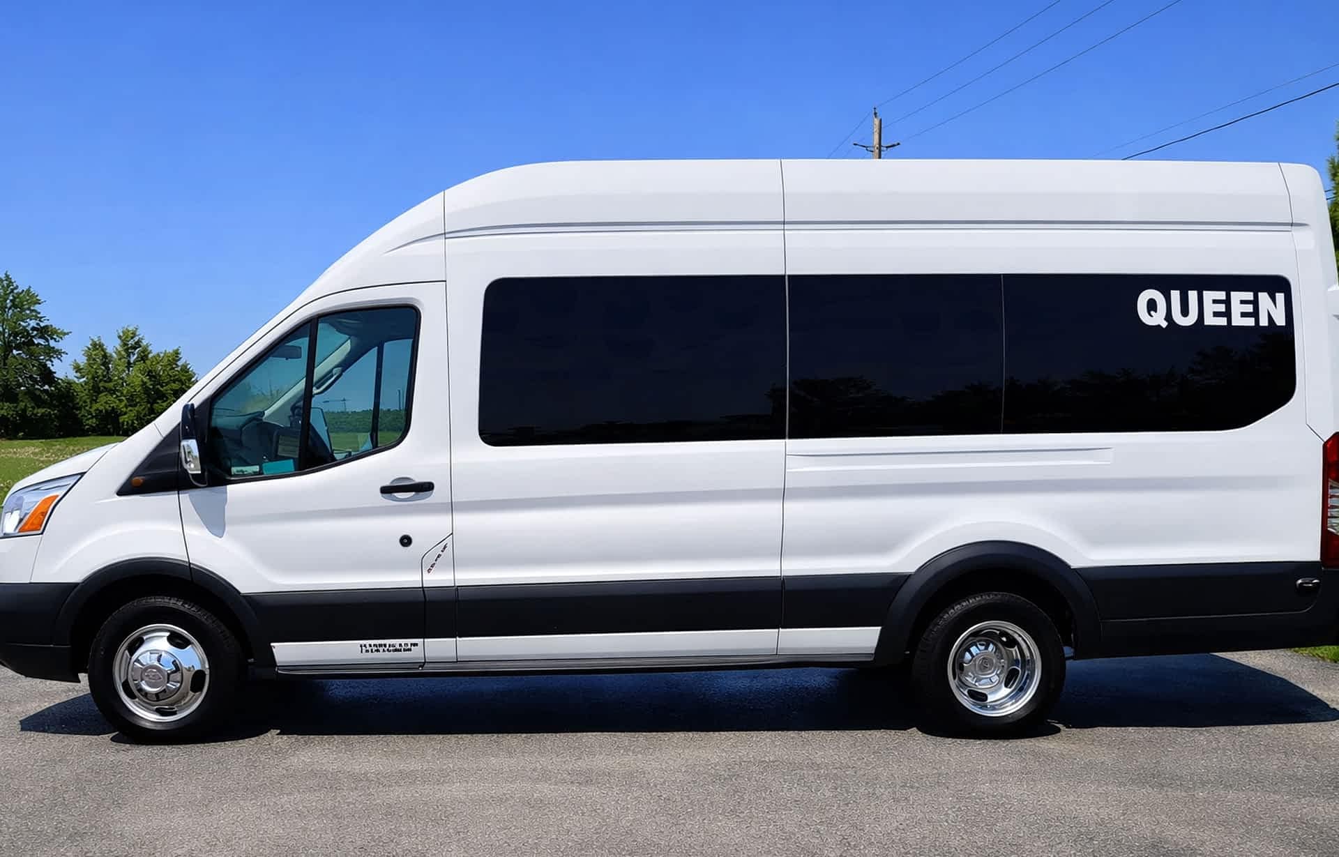 About Us 29 Queen Tour Niagara Falls Tour Van