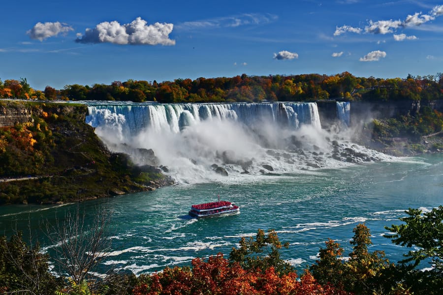 Experience the Best Niagara Falls With a Day Tour from Toronto 2 Explore the Falls With a Boat Tour