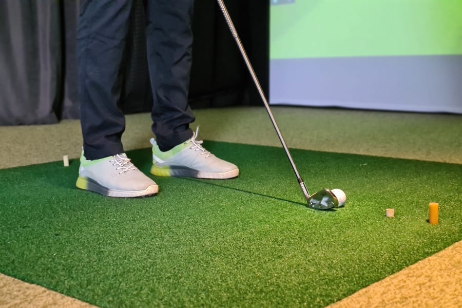 Best Bachelor Party Ideas in Toronto 2 Indoor Golfing