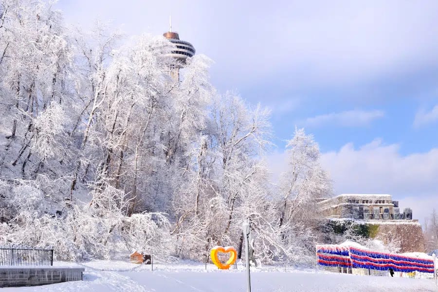 7 Interesting Things to Do on Niagara Falls Winter Tour 3 Winter Hike in Niagara Parks