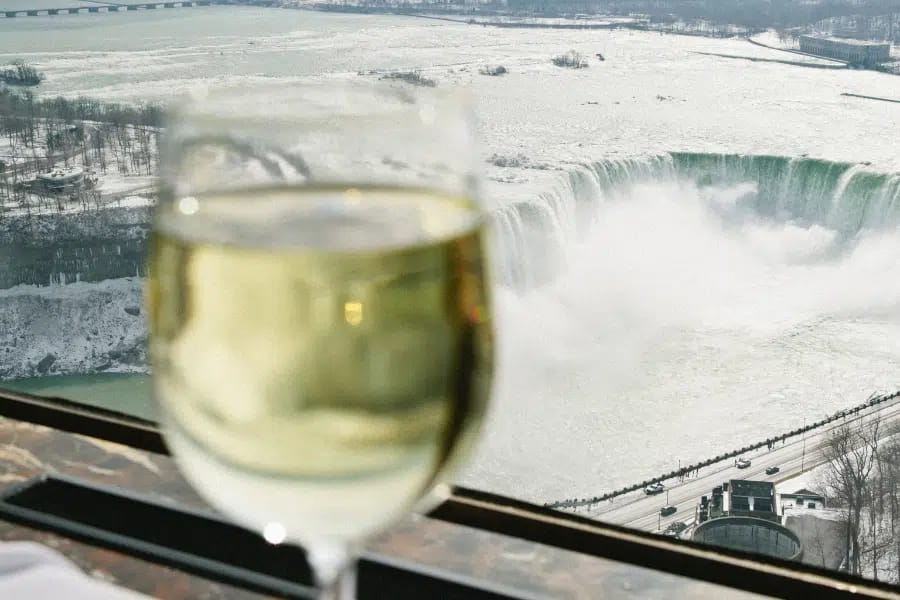 5 Best Niagara Wine Tours to Experience in 2025 1 Niagara Wine Tour Guides Sip Savour Tour